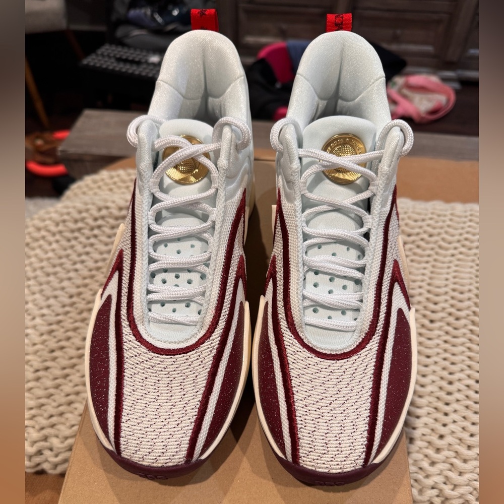 Nike Cosmic Unity 2 - basketball shoes (8 women’s)